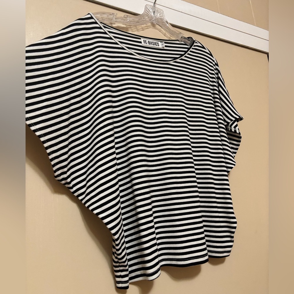 Fighting Eel Basic Blouse - image 3